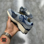 کتونی زنانه نیو بالانس New Balance 2002R